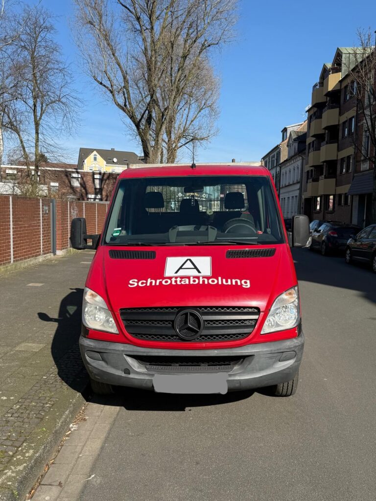 Schrottabholung Wuppertal bietet Ihnen eine schnelle, zuverlässige und umweltfreundliche Lösung, um Altmetall, Elektroschrott oder Kfz-Teile fachgerecht zu entsorgen. Kontaktieren Sie uns noch heute unter 📞01522-422-4277, und wir kümmern uns um den Rest!